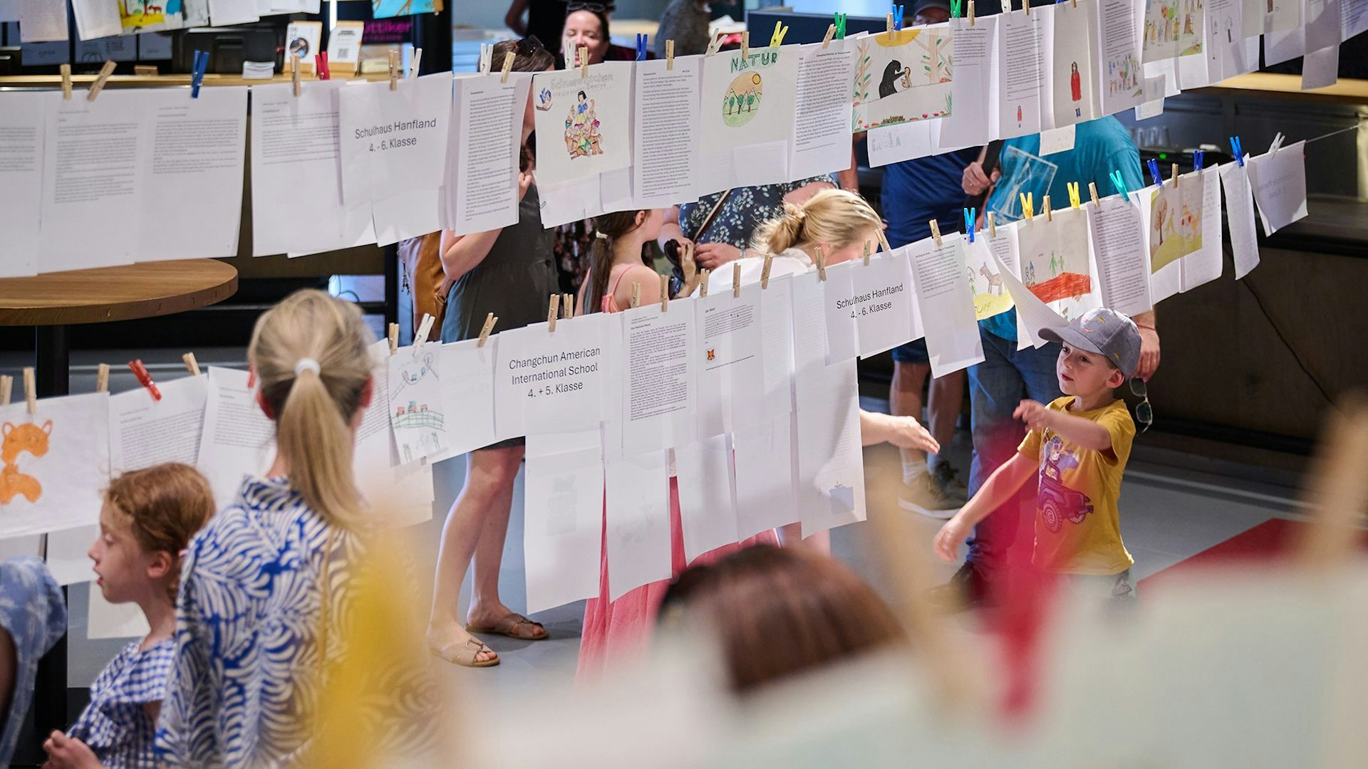 KinderSchreibenGeheimnisGeschichten_07_©Michael Zamboni_web.jpg