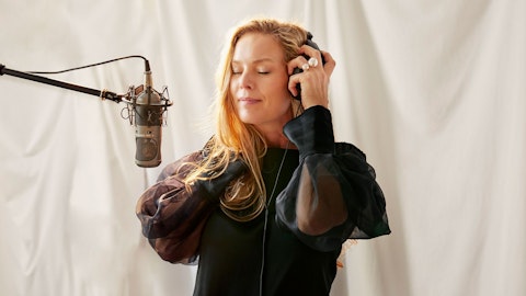 RebekkaBakken_03_©GregorHohenberg_web.jpg