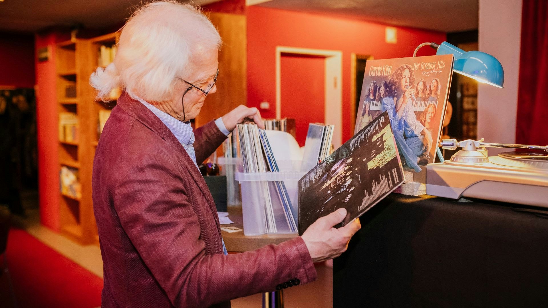 VinylCafé_Web.jpg